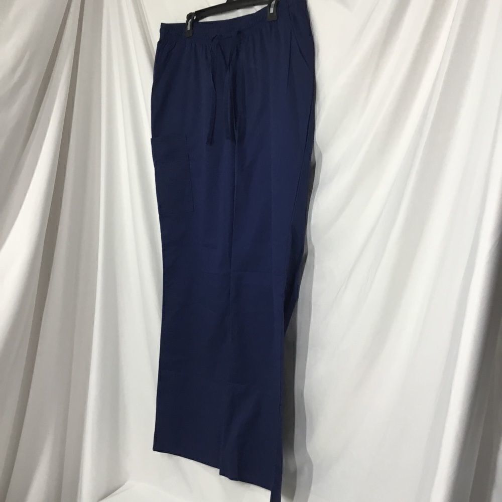 Amazon Essentials Quick-Dry Stretch Scrub Pant (A) - Picture 2 of 5